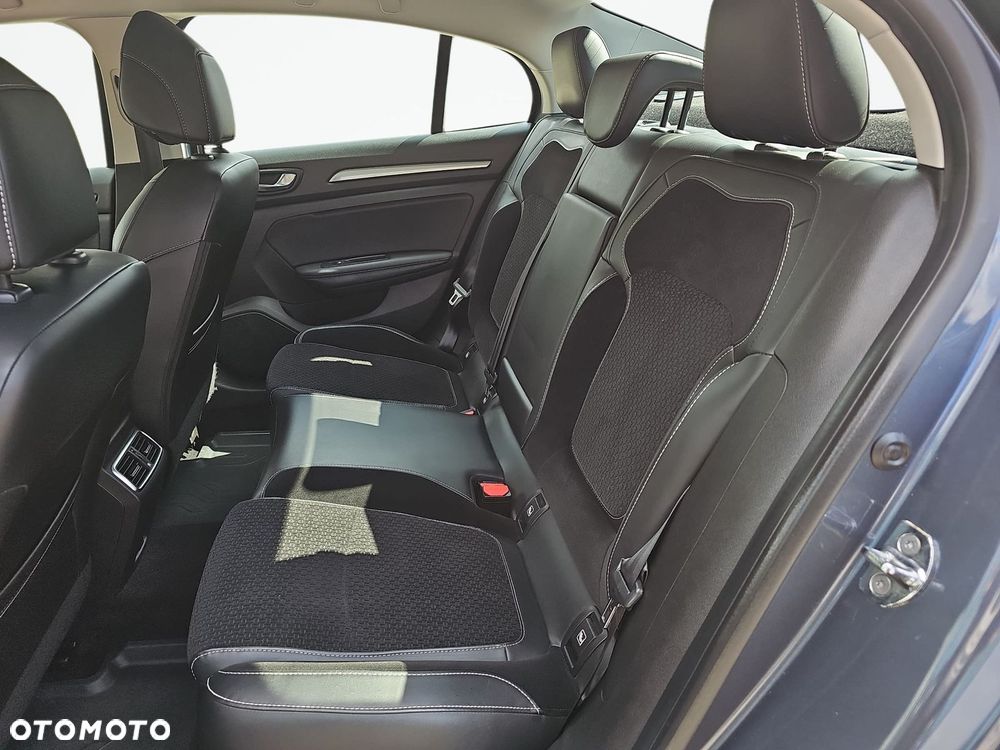 Renault Megane 1.5 Blue dCi Intens - 17