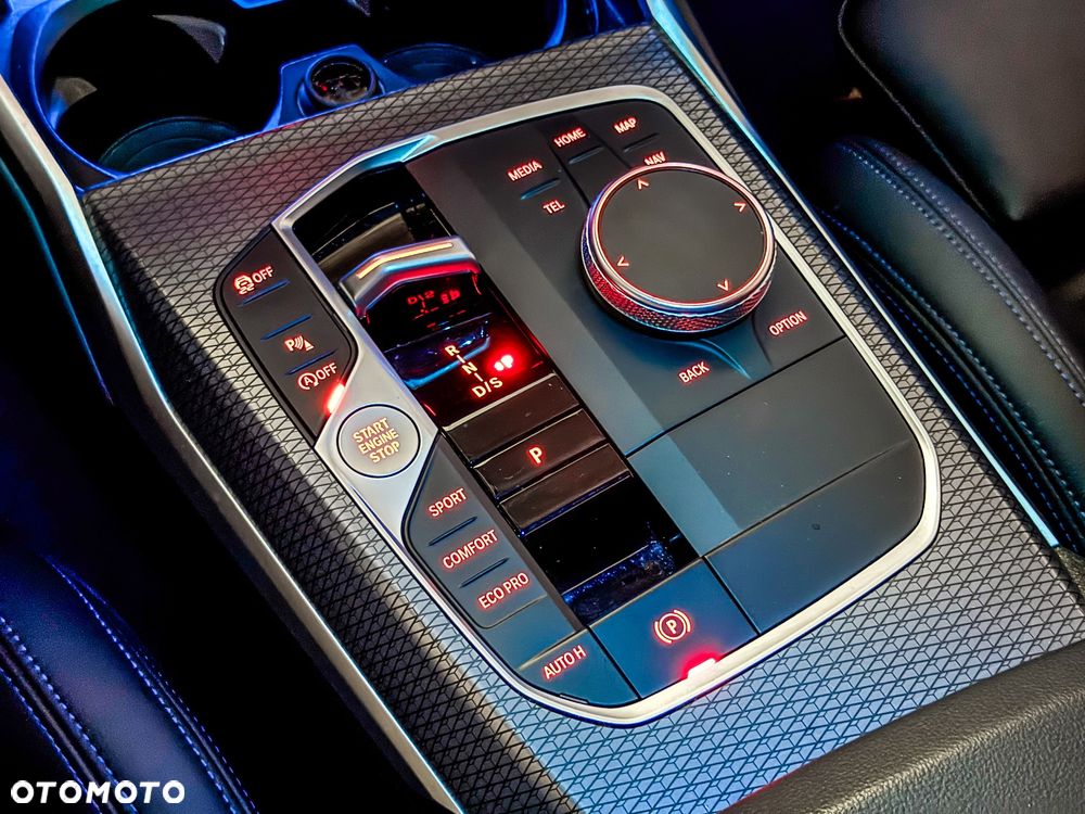 BMW Seria 3 318i M Sport Edition - 18