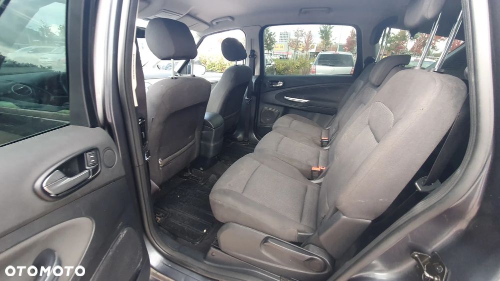 Ford S-Max - 9