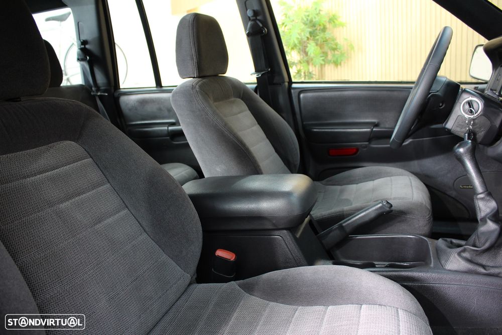 Jeep Grand Cherokee 2.5 TD Laredo - 32
