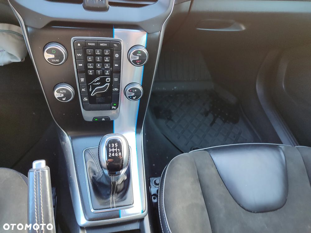 Volvo V40 D2 Drive-E R-Design Momentum - 13