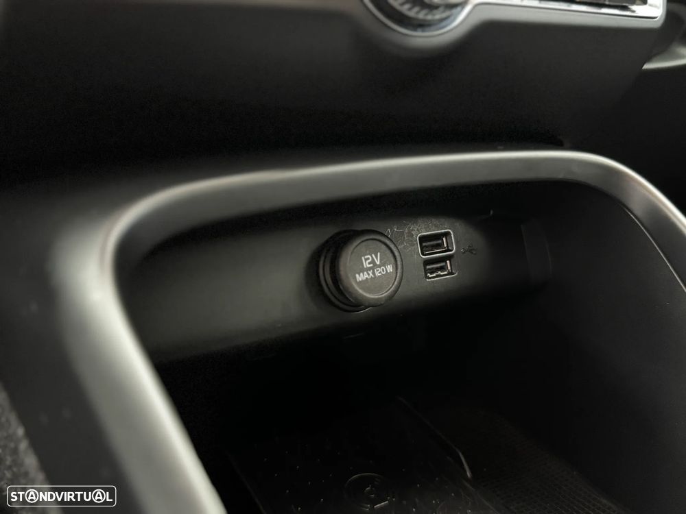 Volvo XC 40 1.5 T5 PHEV Inscription Expression — fotografia 19