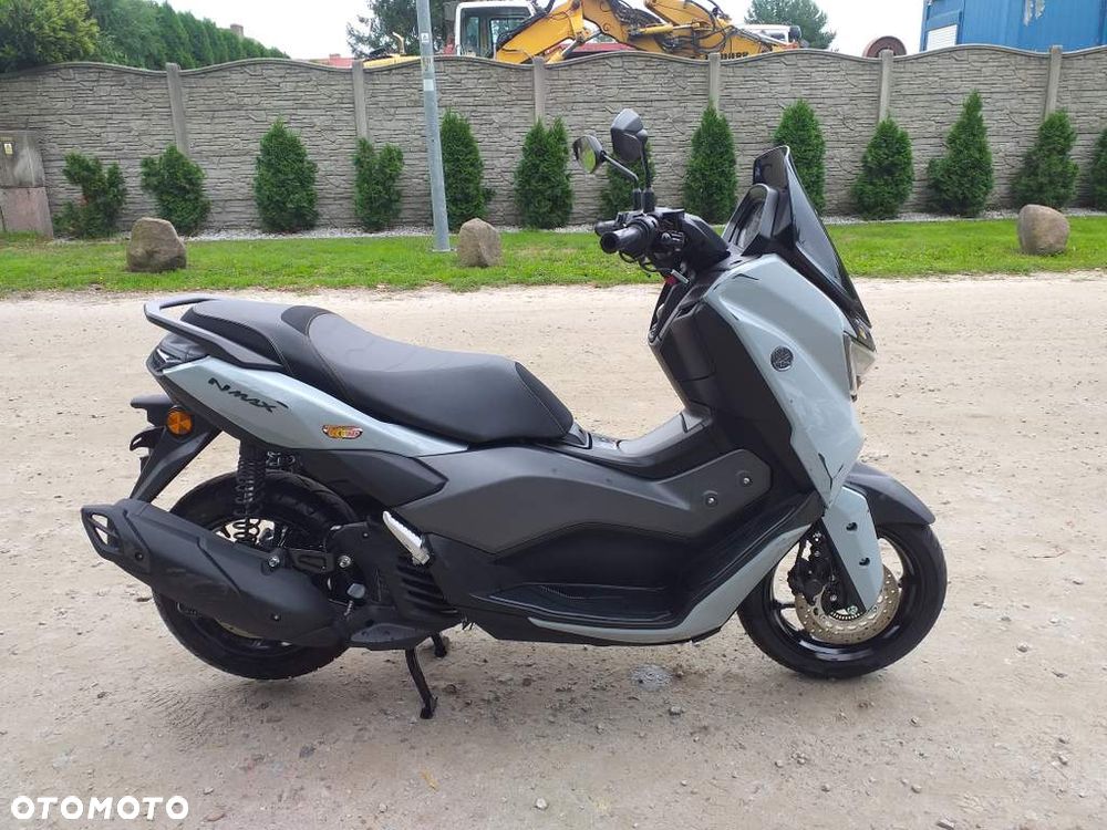 Yamaha NMAX - 4