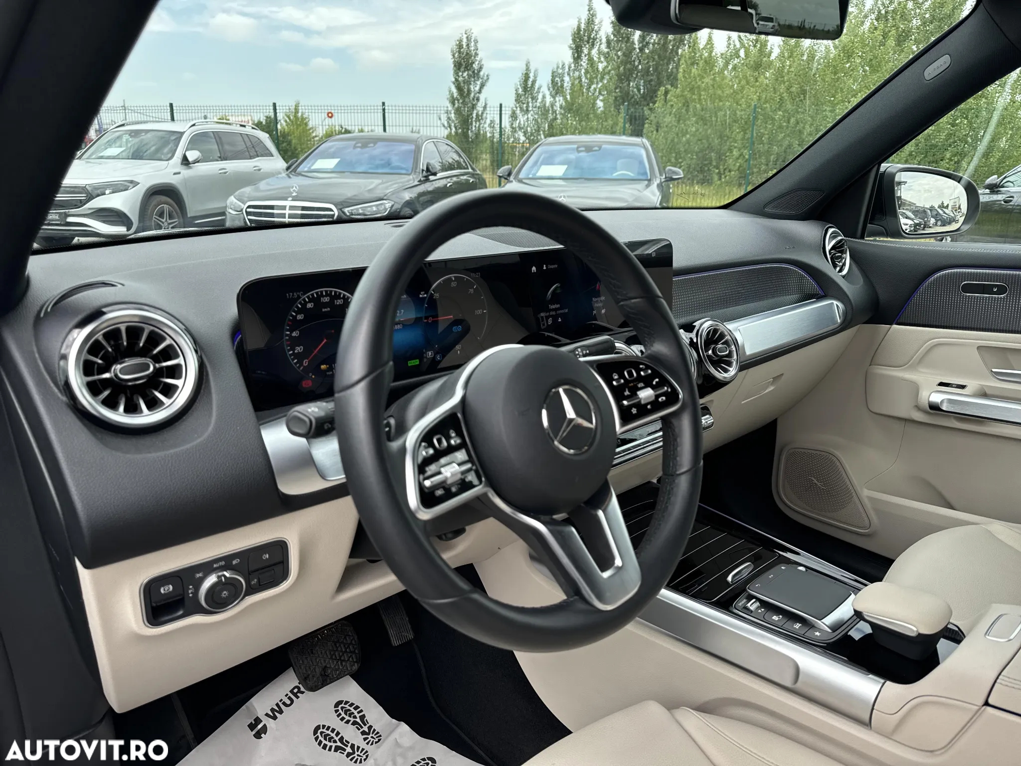 Mercedes-Benz EQB 300 4MATIC - 10