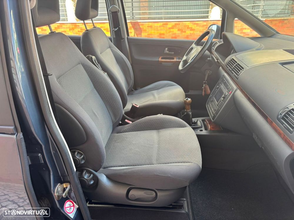 VW Sharan 1.9 TDI Comfortline Family - 7