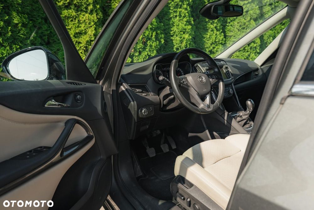 Opel Zafira - 9