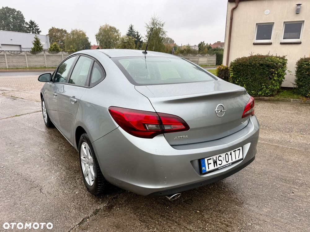 Opel Astra 1.4 Turbo Active - 4
