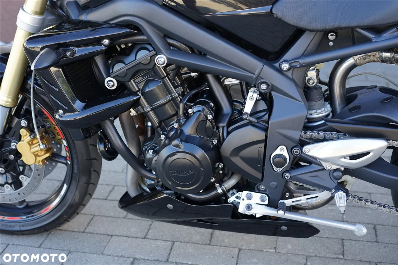 Triumph Street Triple - 29