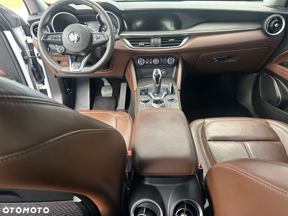 Alfa Romeo Stelvio 2.0 Turbo 16V AT8-Q4 B-Tech - 11
