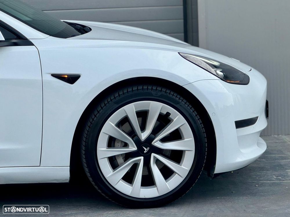 Tesla Model 3 - 38