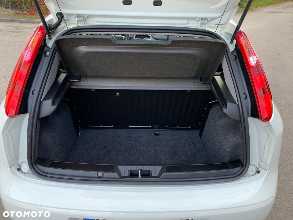 Fiat Grande Punto - 13