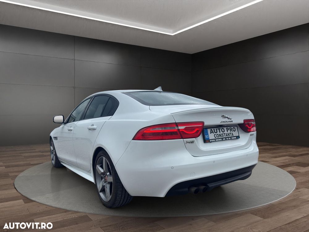 Jaguar XE 2.0 R-Sport - 4