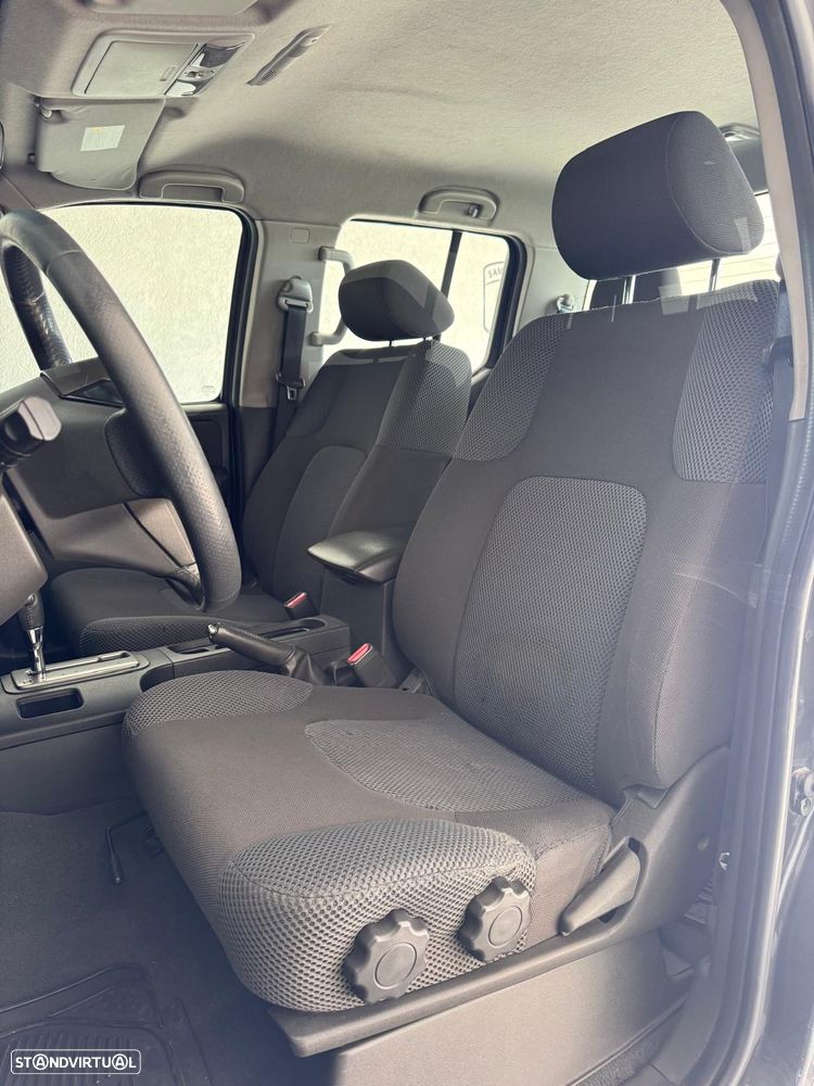 Nissan Navara 2.5 dCi CD SE AT - 20