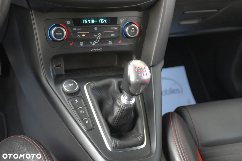 Ford Focus 2.0 EcoBoost ST mit Leder-Sport-Paket - 31
