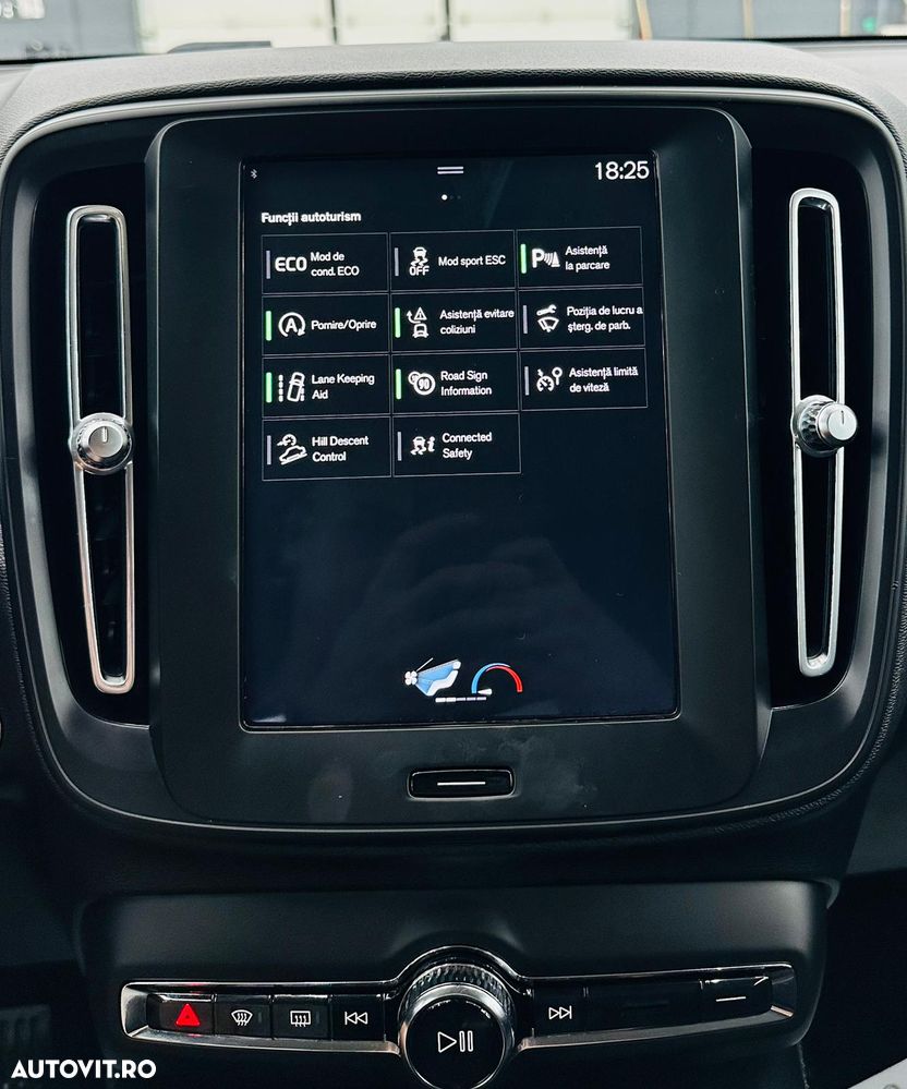 Volvo XC 40 T3 Momentum - 27
