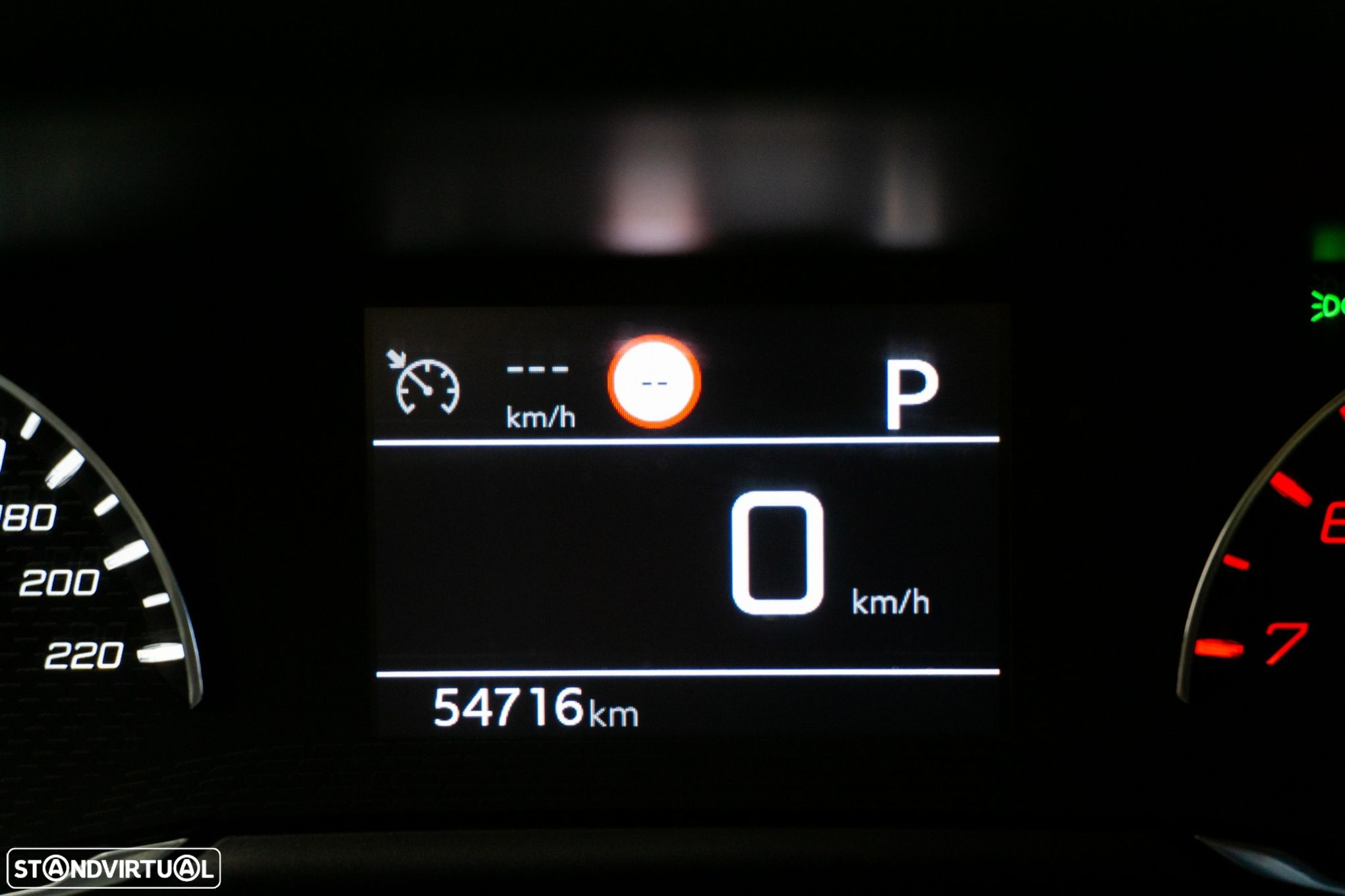 Peugeot 2008 1.2 PureTech Allure Pack EAT8 - 11