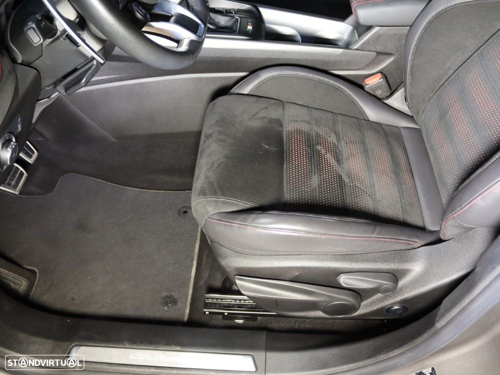 Alfa Romeo Tonale 1.3 Plug-In Hybrid Veloce e-AWD - 11