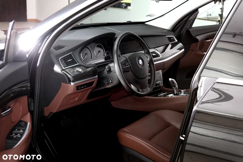 BMW 5GT 535i xDrive Gran Turismo - 8