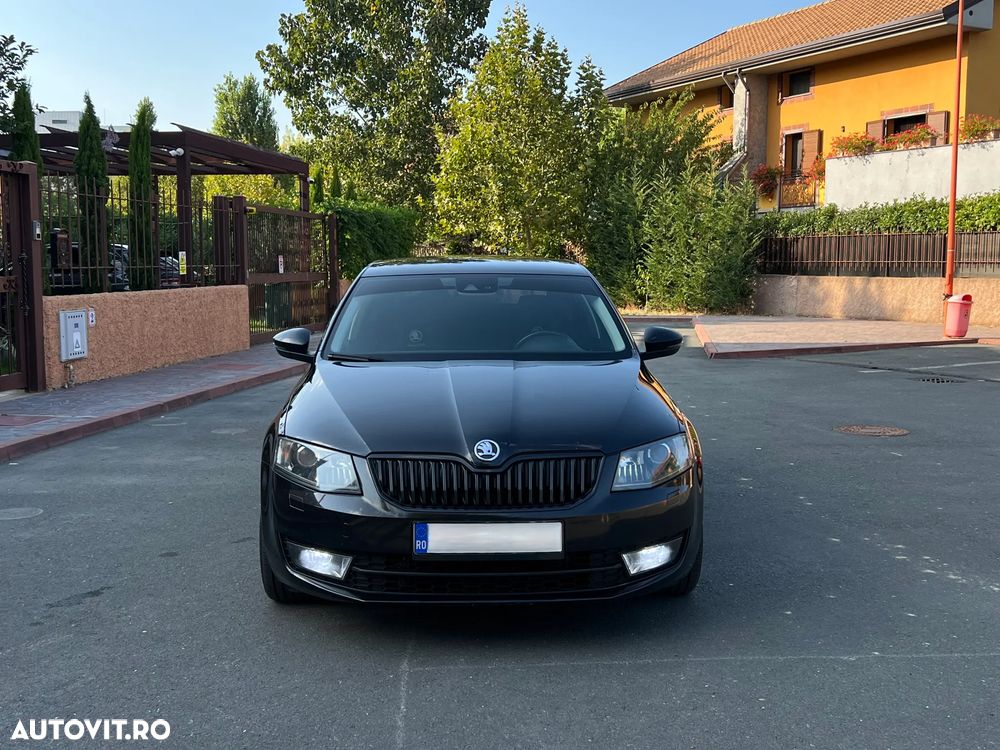 Skoda Octavia 2.0 TDI ELEGANCE DSG - 2