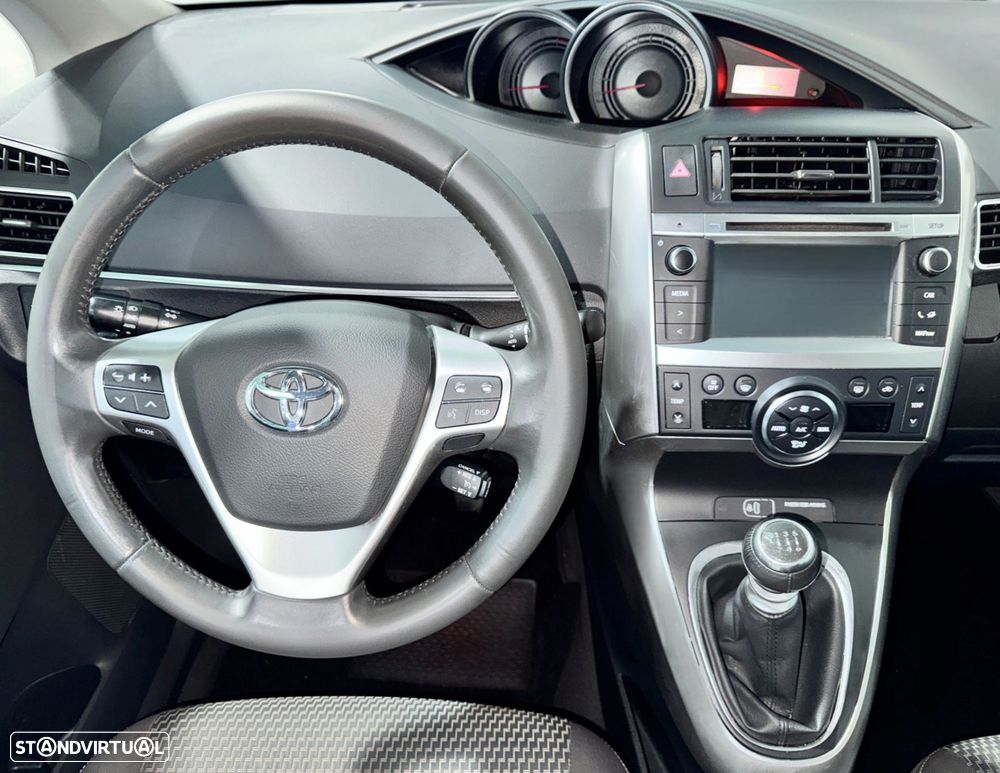 Toyota Verso 1.6 D-4D Comfort - 8
