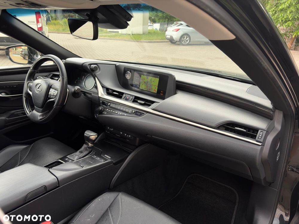 Lexus ES 300h Prestige - 18
