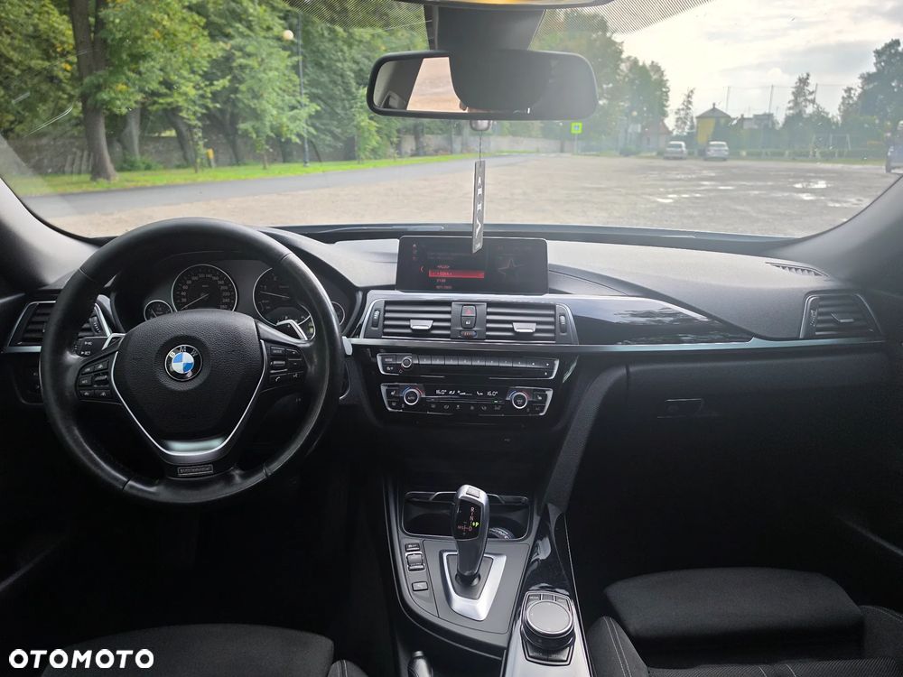 BMW Seria 3 330d Sport Line Shadow - 16