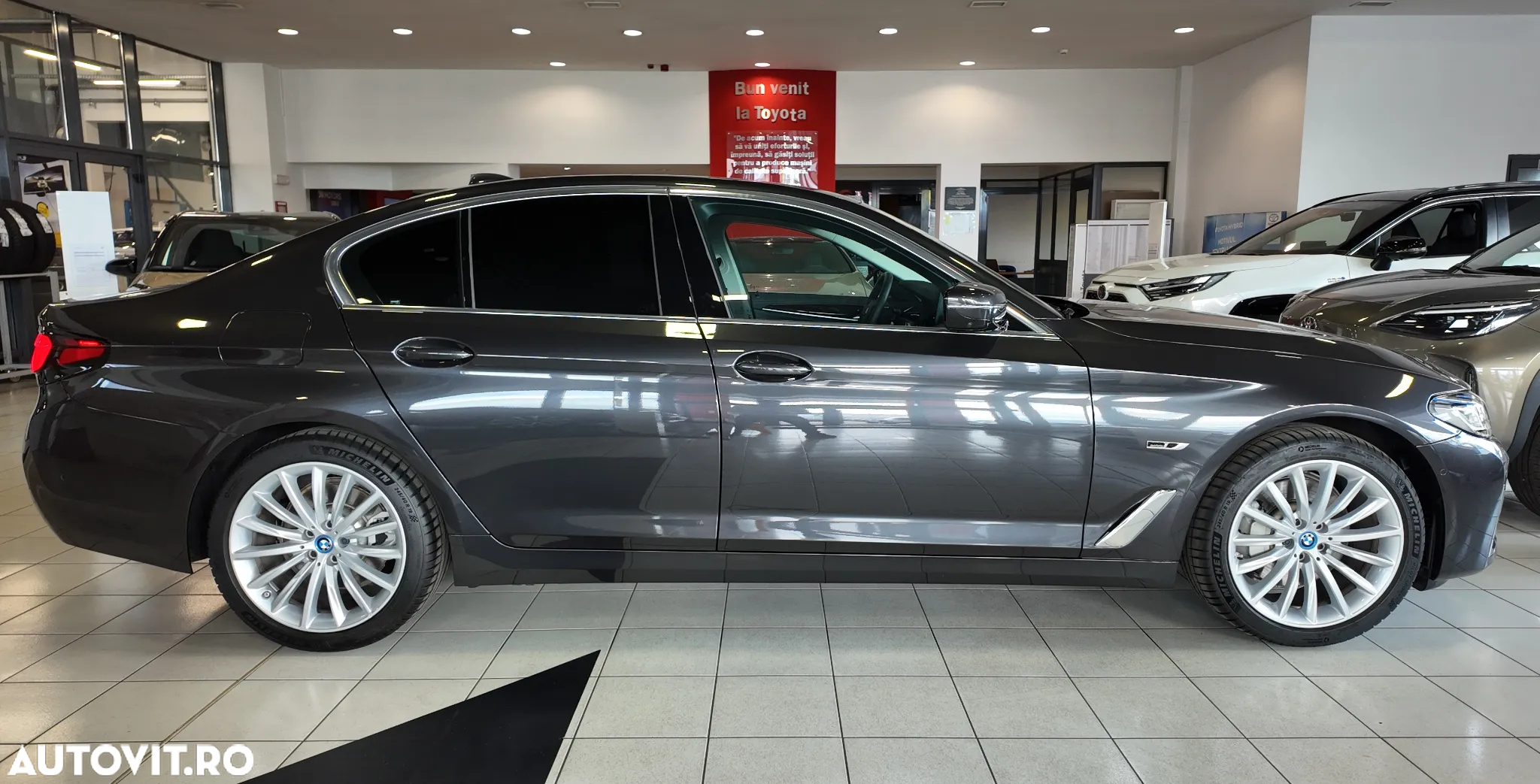 BMW Seria 5 530e xDrive Aut. Luxury Line - 8
