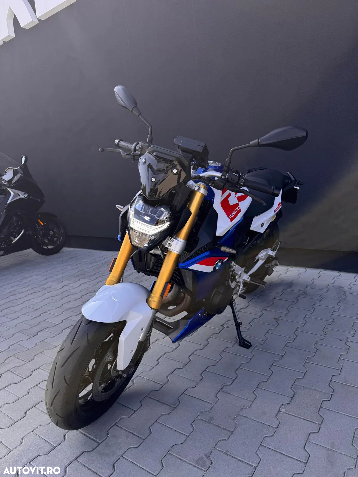 BMW F900R - 3