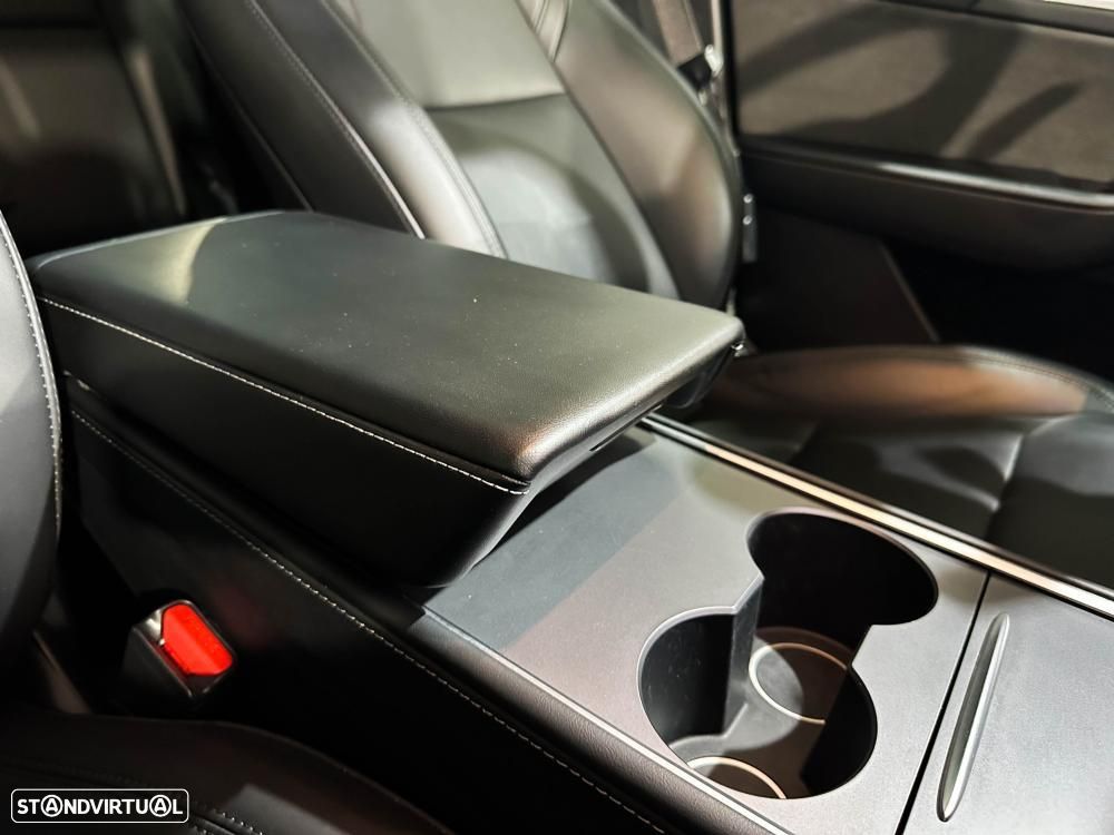 Tesla Model Y Performance Dual Motor AWD - 38