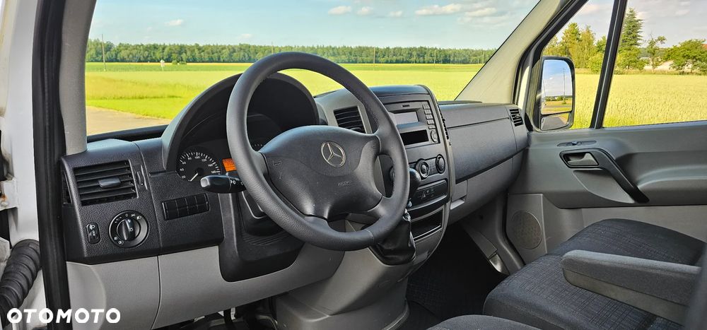 Mercedes-Benz Sprinter - 9