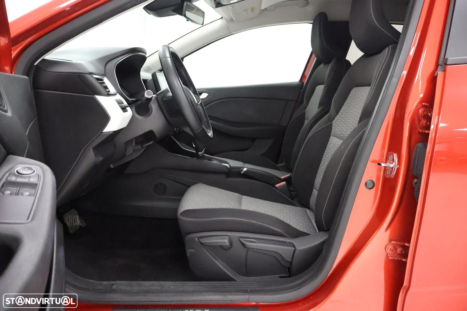 Renault Clio 1.0 TCe Limited CVT - 13