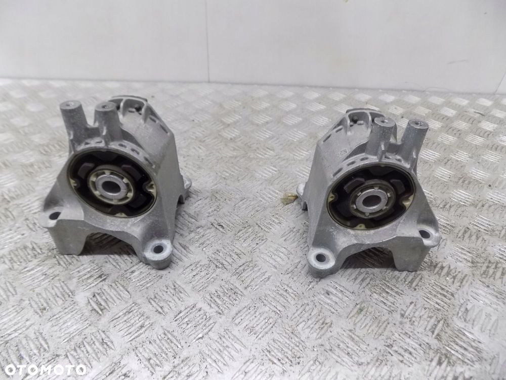 BMW g26 I4 PODUSZKA SILNIKA PRAWA LEWA 9485623 9485624 - 1