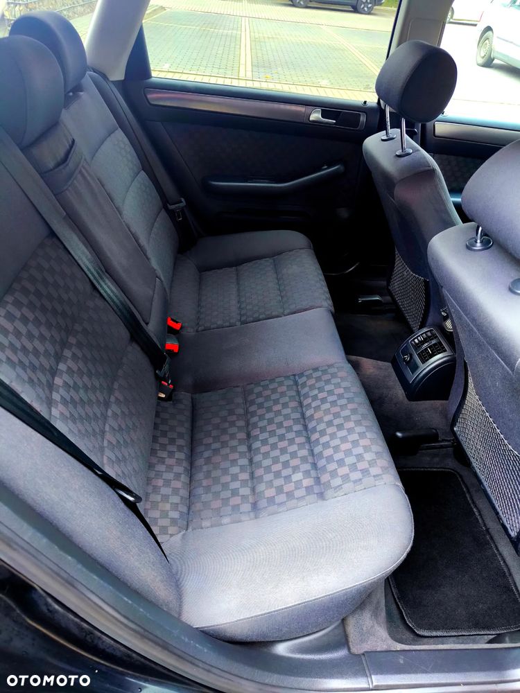 Audi A6 Avant 2.4 Multitronic - 10