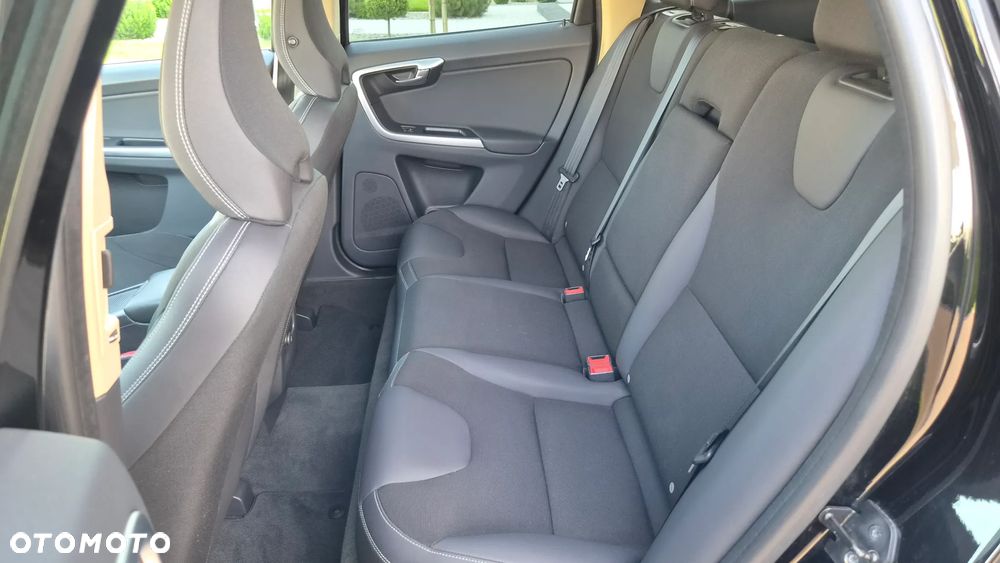 Volvo XC 60 D4 Momentum - 19