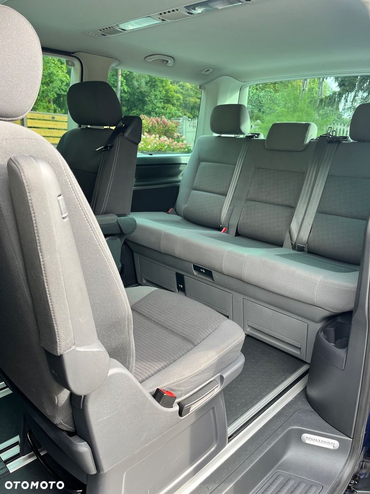 Volkswagen Multivan - 7
