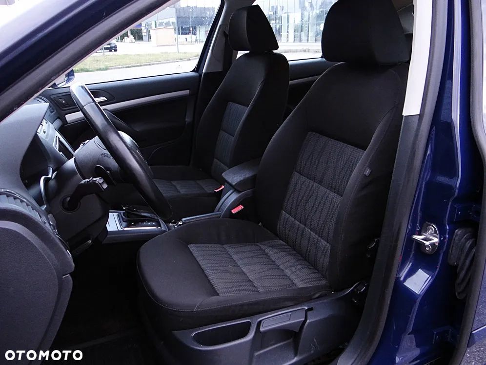 Skoda Octavia 1.6 TDI Family DSG - 34