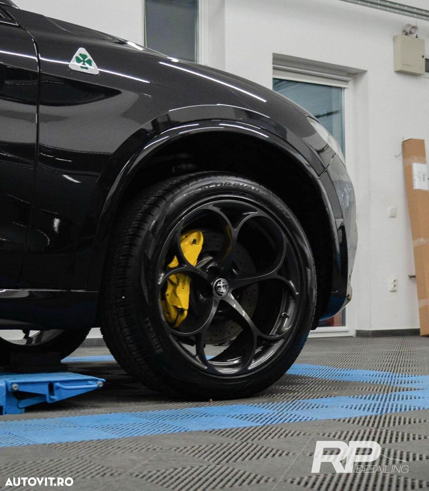 Alfa Romeo Stelvio V6 2.9 Bi-Turbo AT8-Q4 Quadrifoglio - 9