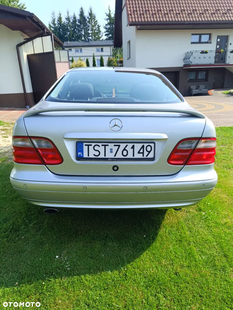Mercedes-Benz CLK - 4