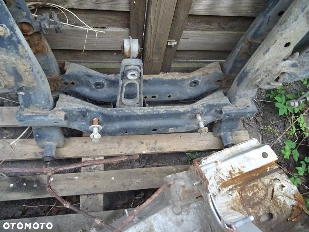 DACIA DUSTER 12-17 R BELKA PRZEDNIA SANKI LOZE TRAWERS KOMPLET STAN BDB - 9