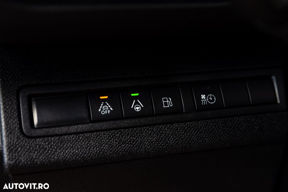 Peugeot 3008 PHEV EAT8 4X4 GT Pack - 41