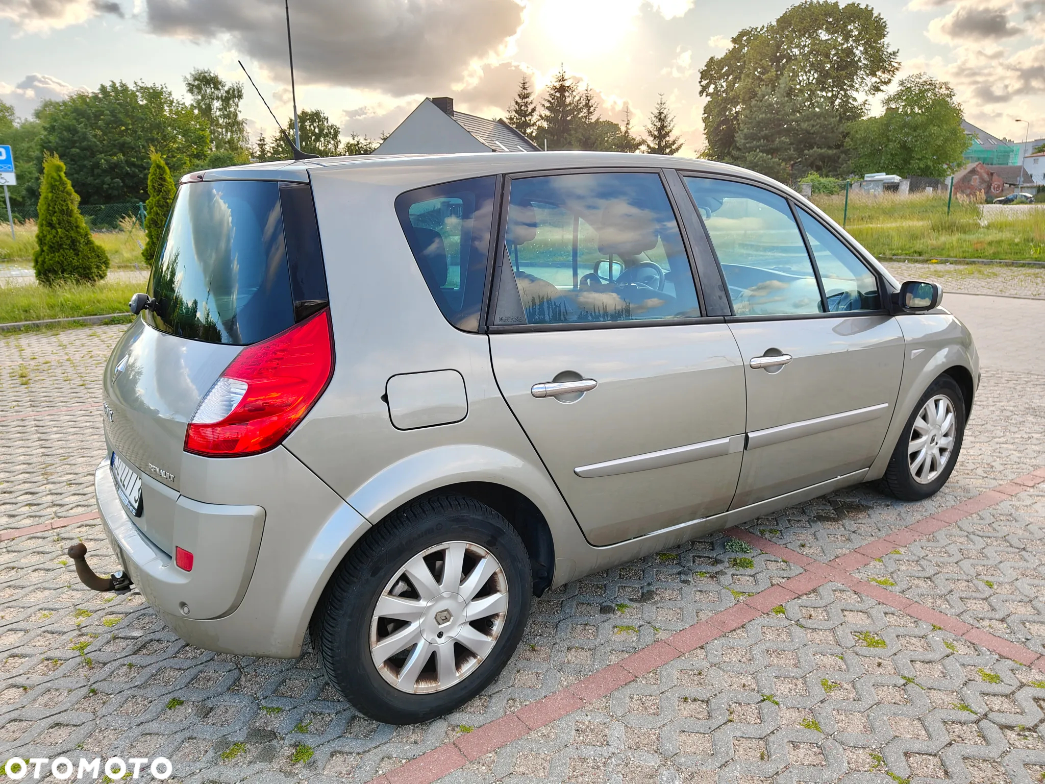 Renault Scenic 2.0 dCi Expression - 9