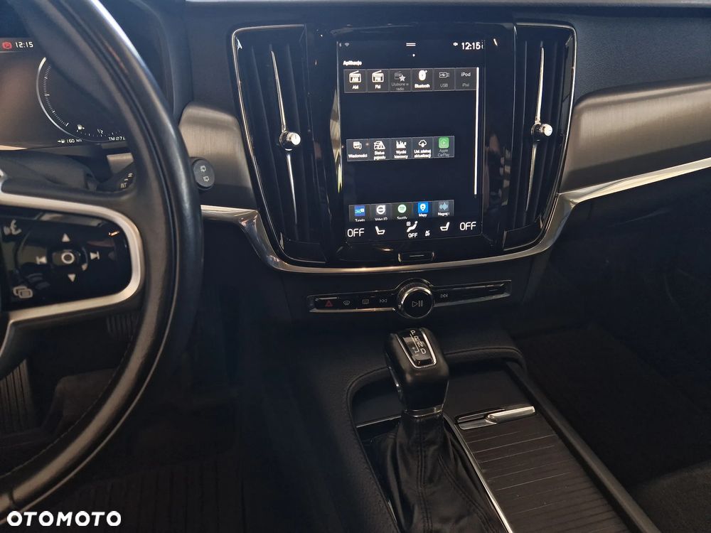 Volvo V90 D4 AWD Geartronic Momentum Pro - 17