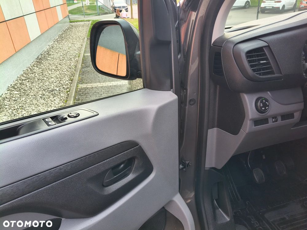 Toyota PROACE NOWY MODEL 1.5 D-4D (120KM) (L2H1) (EURO,6) KLIMA FULL OPCJA STAN IDEALNY NIE MA RDZY 100% BEZWYPADKOWY SERWIS A.S.O. DO KOŃCA ! ! ! - 17