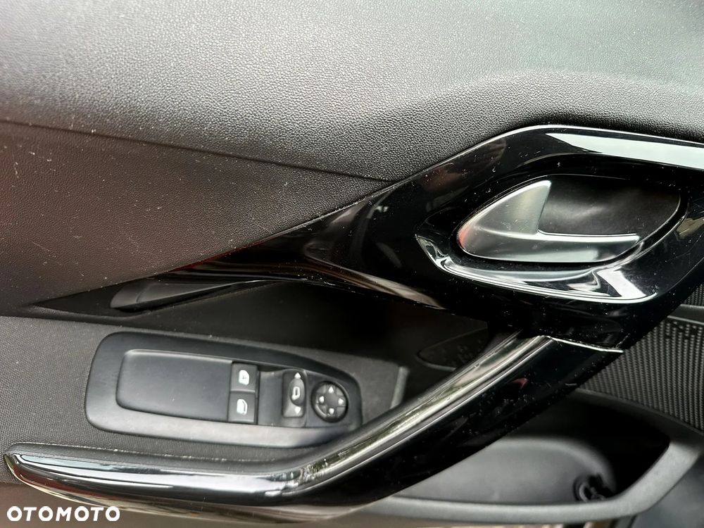 Peugeot 208 1.2 PureTech Style - 6