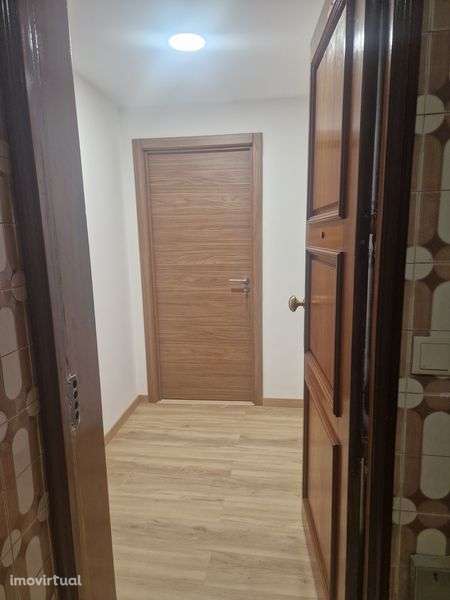 Arrendamento T1  - R. Marquês Sá da Bandeira VNG - Grande imagem: 4/9