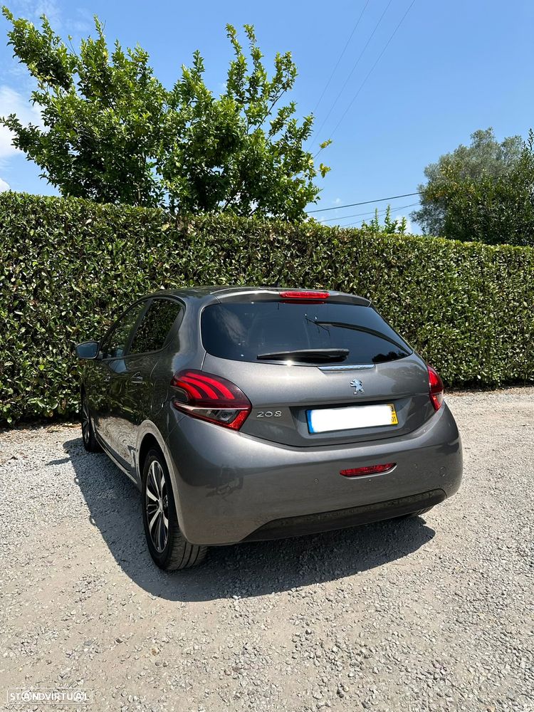 Peugeot 208 1.2 PureTech Signature - 5
