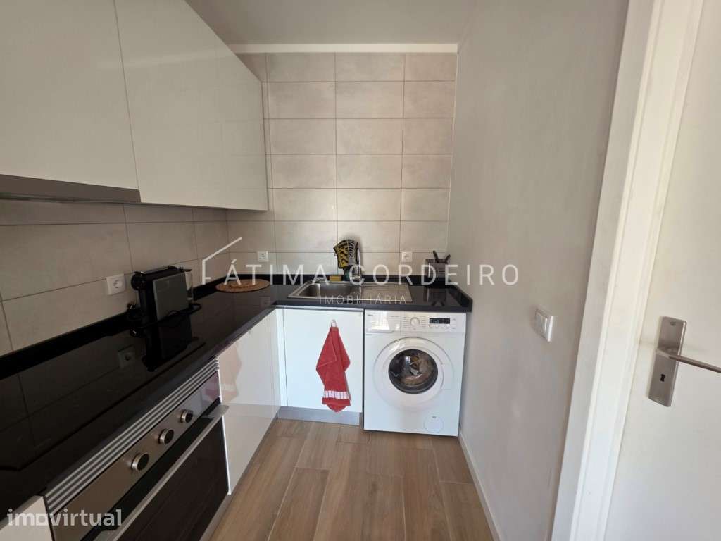 Excelente Apartamento T1 completamente remodelado no centro de Almada - Grande imagem: 4/17