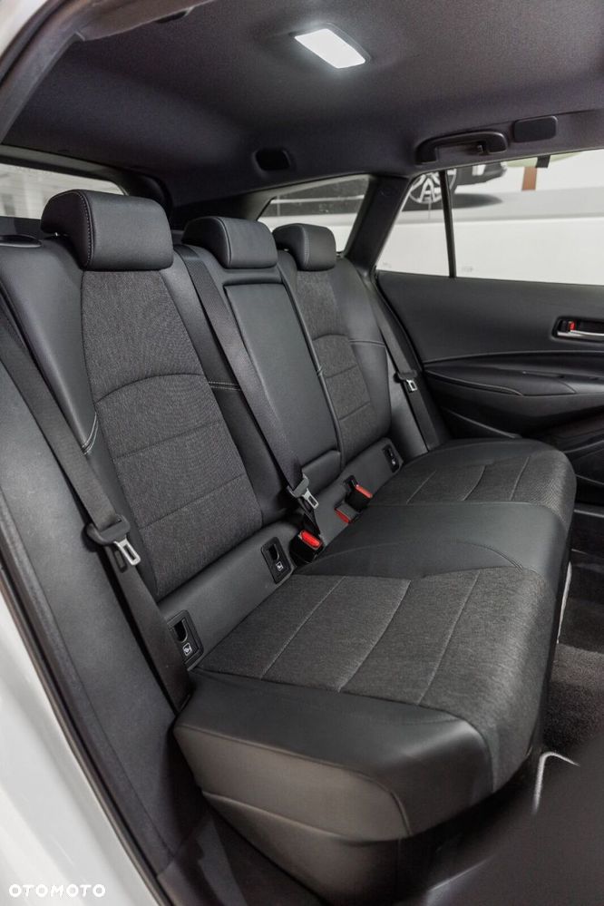 Toyota Corolla 1.8 Hybrid Style - 39