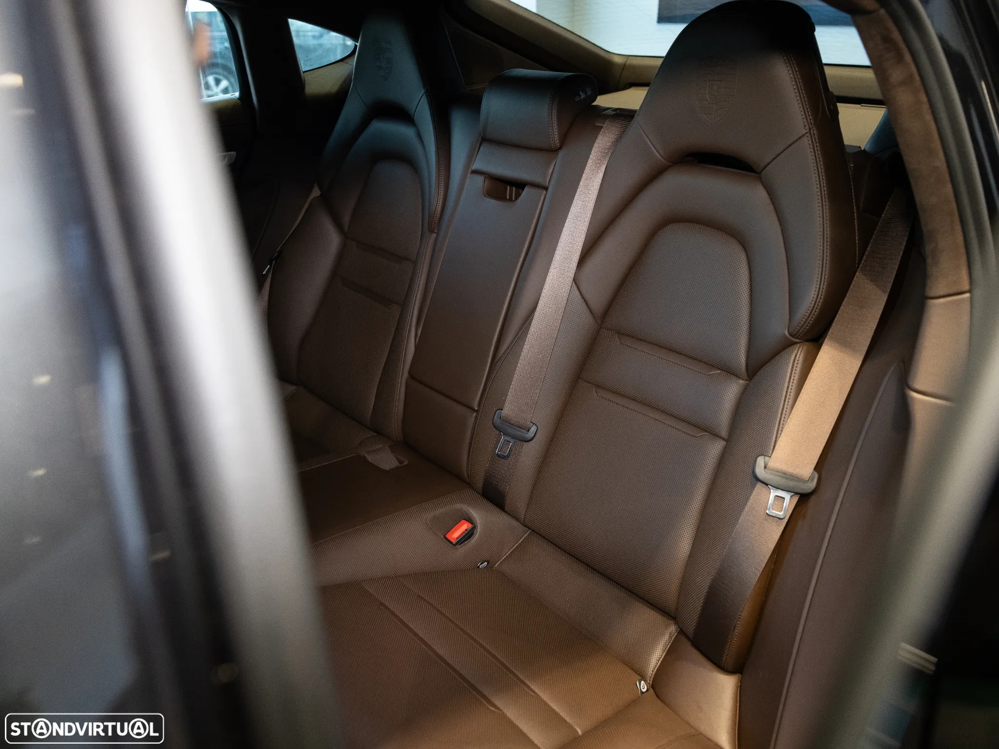 Porsche Panamera 4 E-Hybrid Platinum Edition - 36