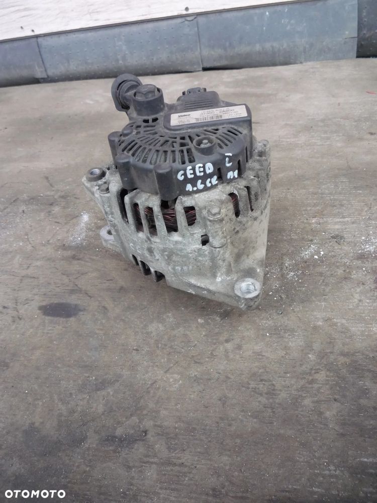 KIA CEED I 1.6 CRDI ALTERNATOR - 1